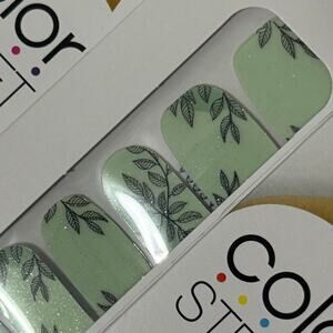 New Color Street “Leaf of Faith” Mint Green Leaf Pattern Glitter Nail Strips